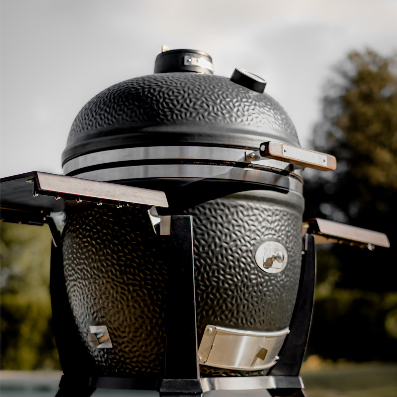 Monolith Avantgarde Classic Kamado Grill With Cart - Image 4
